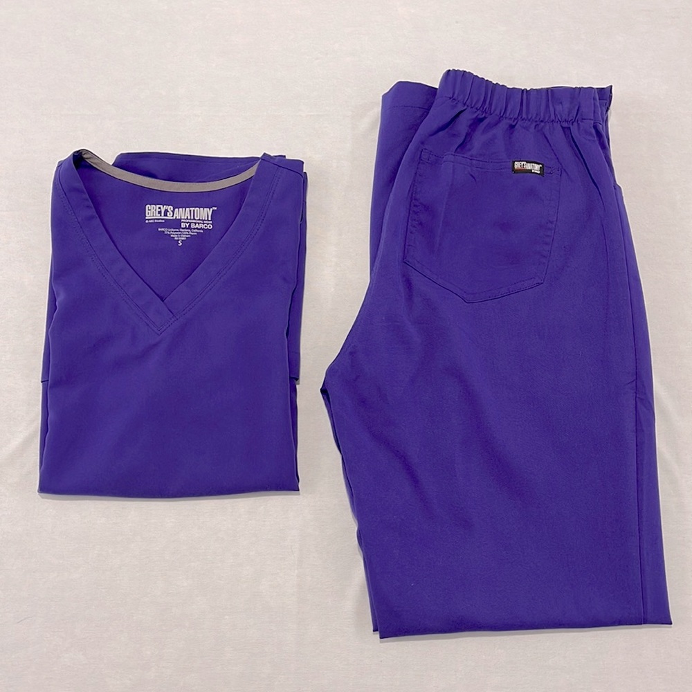 FOR JACKIE G ONLY! 🙂 Grey’s Anatomy Scrub Set - Small